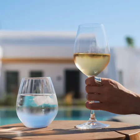 Ξενοδοχείο Alleys Boutique & Santorini 4*