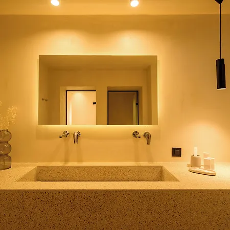 Alleys Boutique & Santorini Hotel 4*